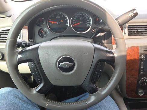 Used 2008 Chevrolet Suburban LT image 38