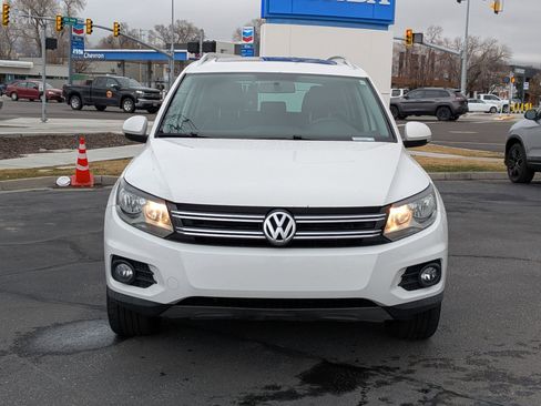Used 2012 Volkswagen Tiguan S image 11