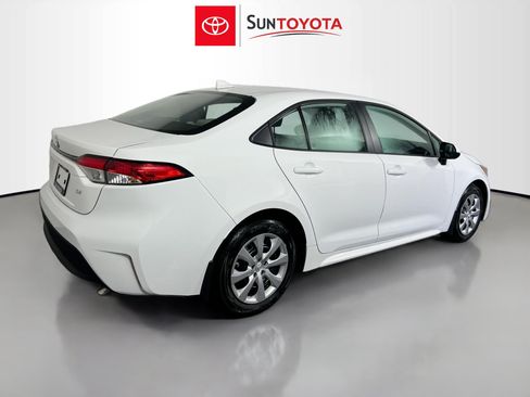Used 2026 Toyota Corolla LE FWD image 4