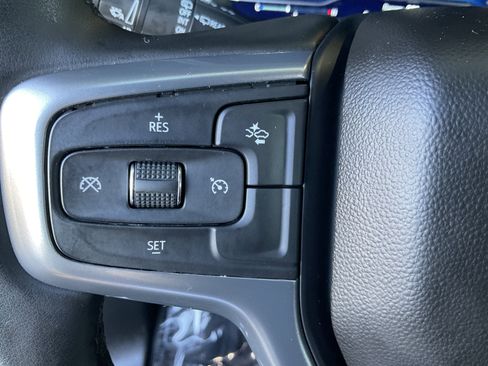 Used 2024 Chevrolet Suburban LT image 29