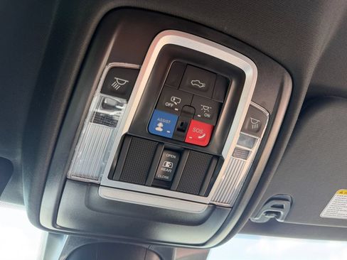 Used 2024 RAM 1500 Laramie AWD/4WD image 25