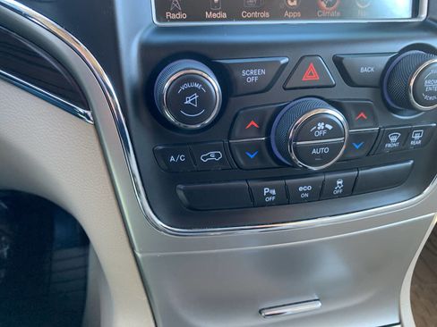 Used 2014 Jeep Grand Cherokee Overland image 21