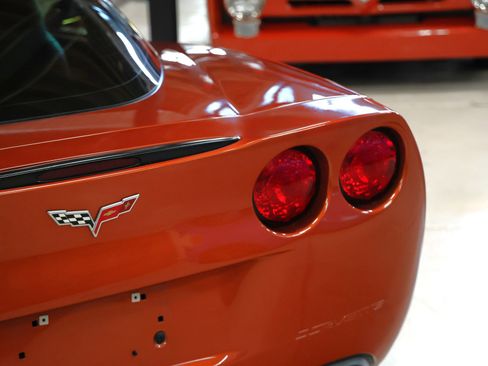 Used 2005 Chevrolet Corvette 2dr Cpe w/ Performance Handling Package image 37