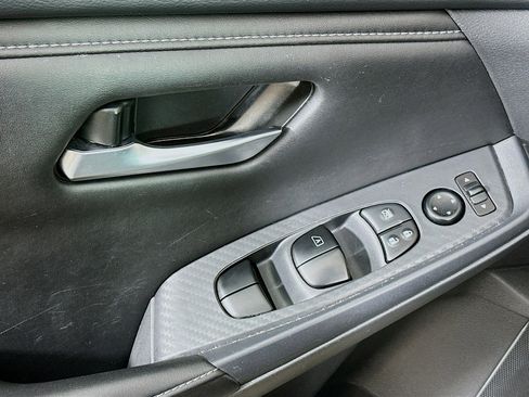 Used 2024 Nissan Sentra SV image 15