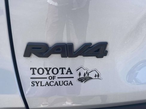 Used 2025 Toyota RAV4 XLE w/ Convenience Package FWD image 8