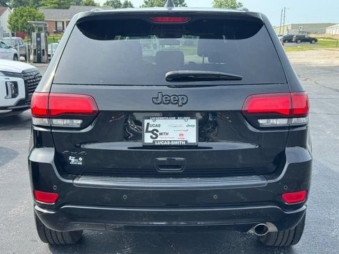 Used 2021 Jeep Grand Cherokee Laredo X AWD/4WD image 4