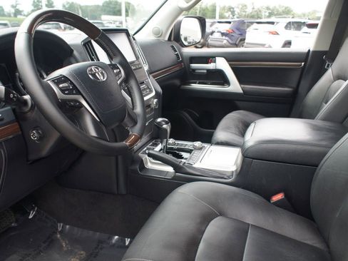 Used 2019 Toyota Land Cruiser AWD/4WD image 15