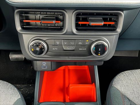 Used 2024 Ford Maverick XLT image 38