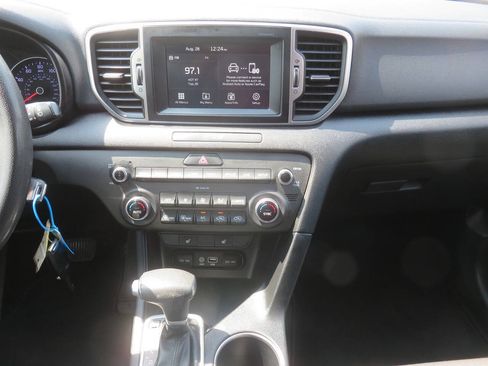 Used 2019 Kia Sportage LX w/ LX Popular Package AWD/4WD image 16