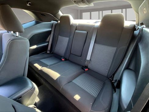 Used 2022 Dodge Challenger SXT w/ Driver Convenience Group RWD image 21