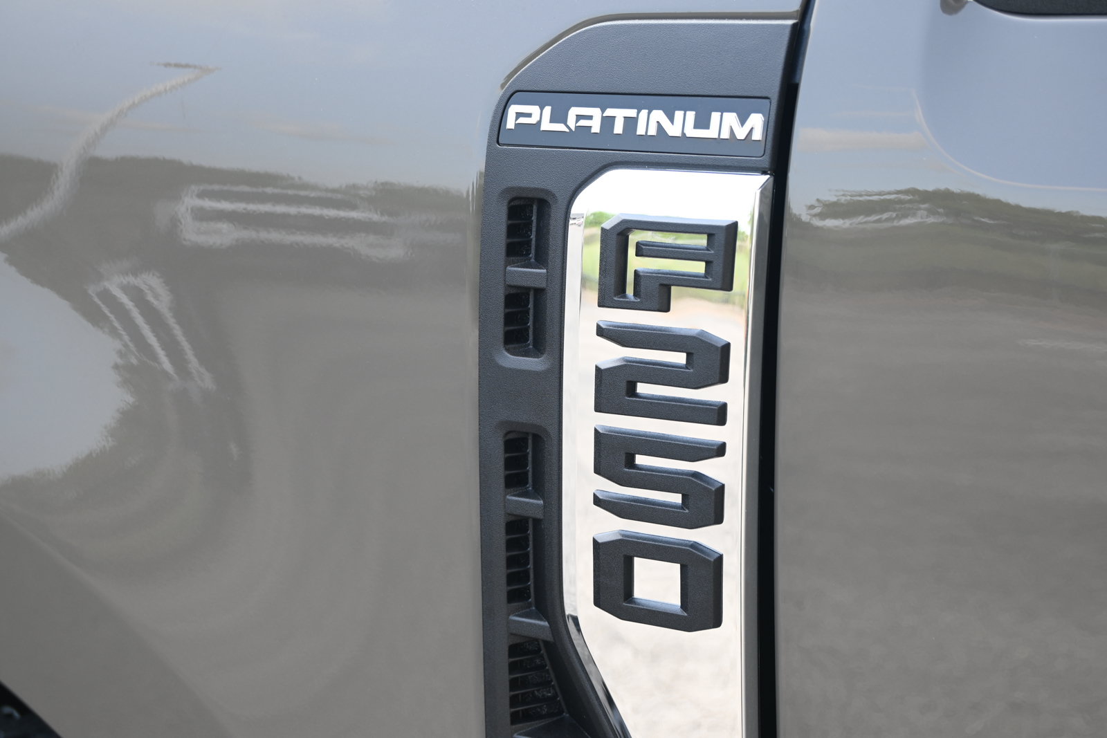 New 2026 Ford F250 Platinum w/ Platinum Plus Package AWD/4WD image 12