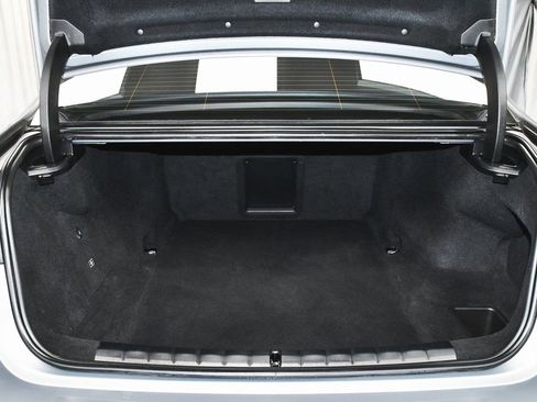 Used 2023 BMW i7 xDrive60 image 95