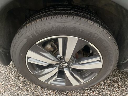 Used 2021 Nissan Rogue SL w/ Premium Package image 16