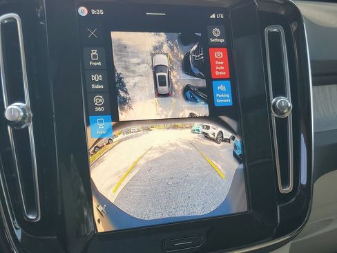 Certified 2026 Volvo XC40 B5 Plus AWD/4WD image 27
