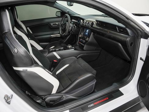 Used 2020 Ford Mustang Shelby GT500 w/ Carbon Fiber Track Pack image 2