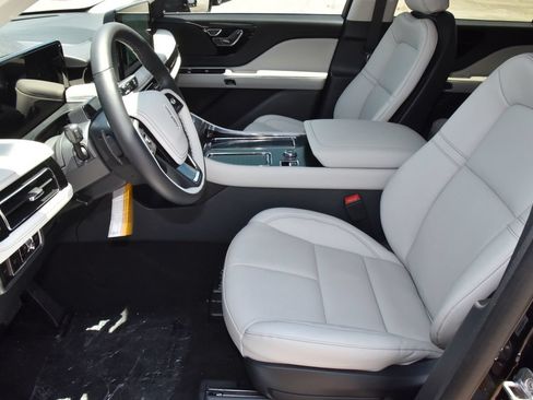 New 2026 Lincoln Aviator 2WD image 13