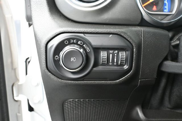 Used 2019 Jeep Wrangler Unlimited Sahara AWD/4WD image 25