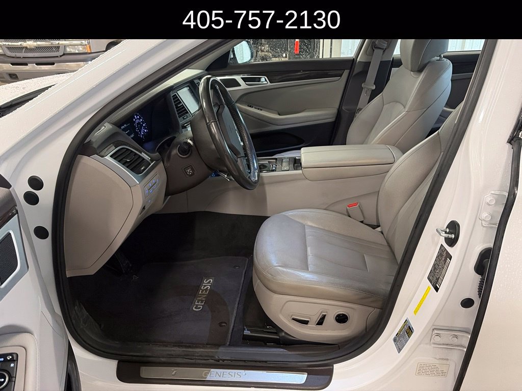 Used 2018 Genesis G80 3.8 RWD image 4