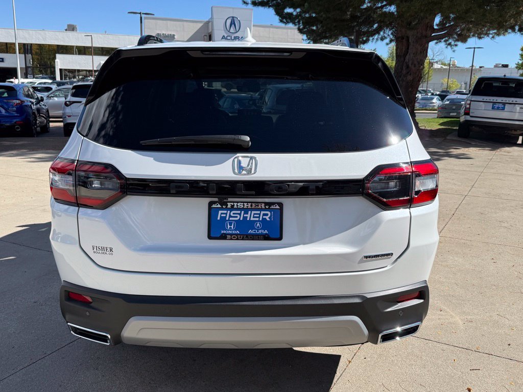 Used 2025 Honda Pilot Touring image 5
