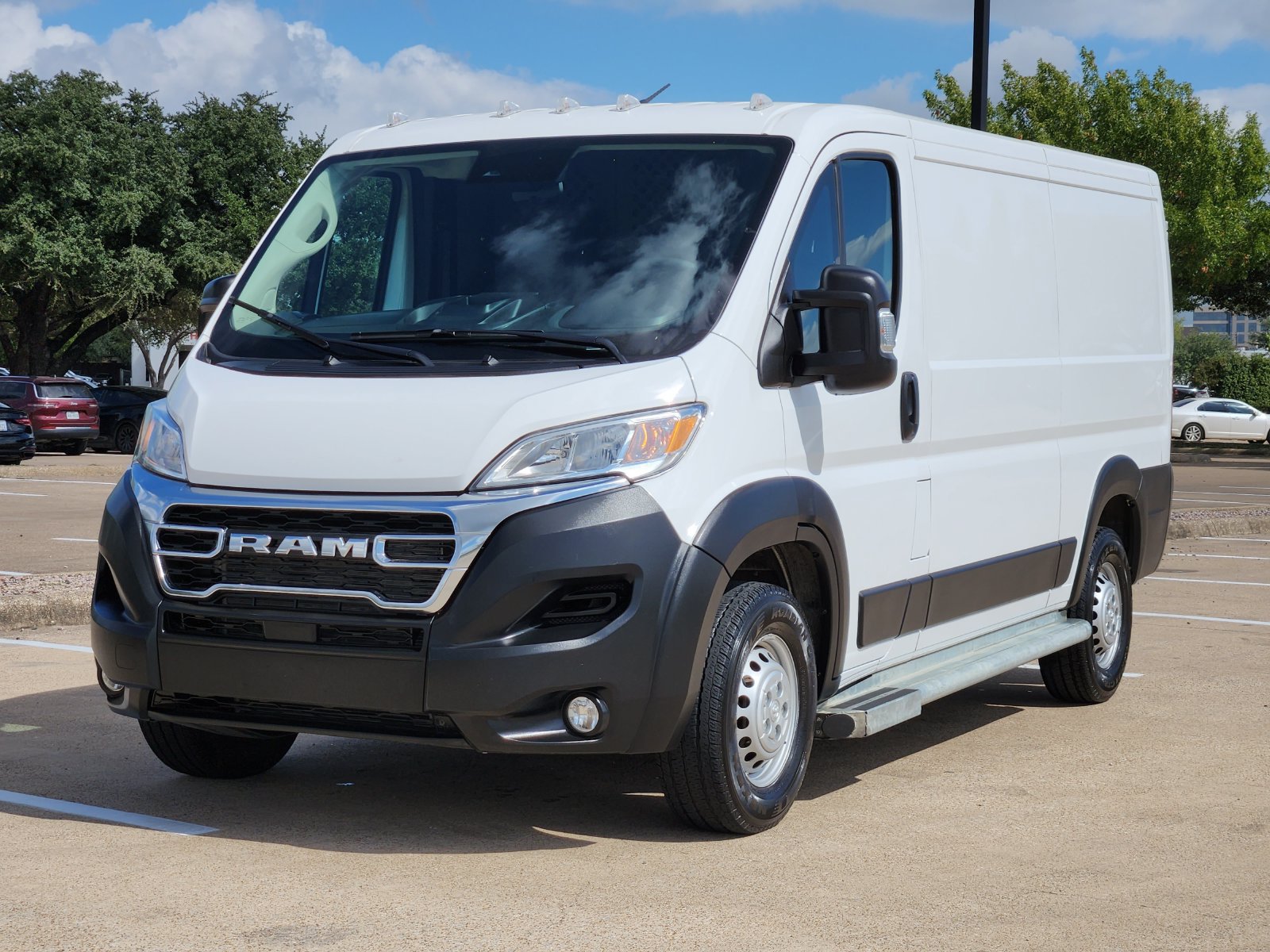Used 2025 RAM ProMaster 2500 w/ U-Haul Equipment Group FWD image 2
