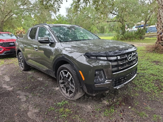 Used 2025 Hyundai Santa Cruz Limited AWD/4WD image 2