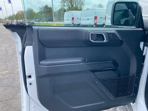 Used 2025 Ford Bronco Outer Banks AWD/4WD image 15
