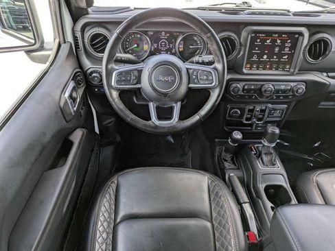 Used 2021 Jeep Wrangler Unlimited Sahara AWD/4WD image 16