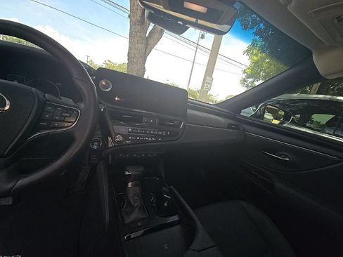 Certified 2025 Lexus ES 350 w/ Premium Package FWD image 16