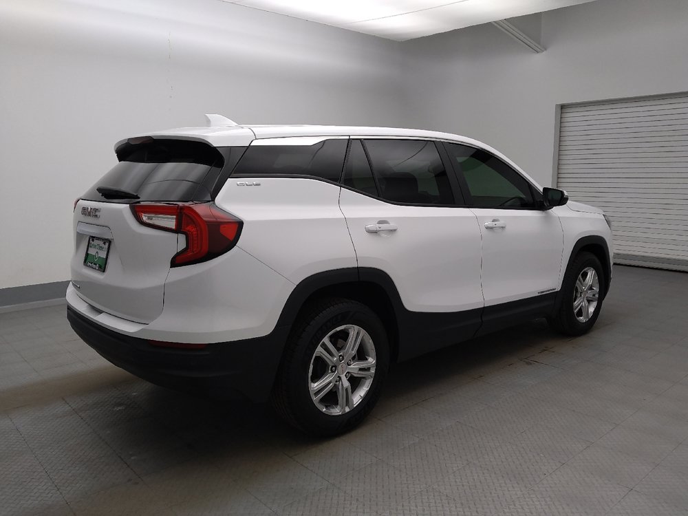 Used 2024 GMC Terrain SLE FWD image 10