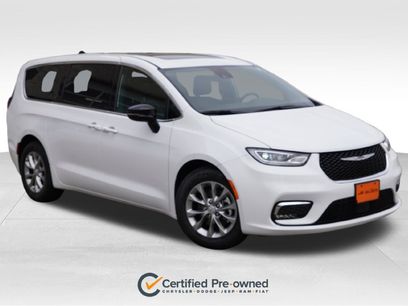 Used 2026 Chrysler Pacifica Limited