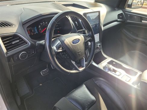 Used 2022 Ford Edge ST image 7