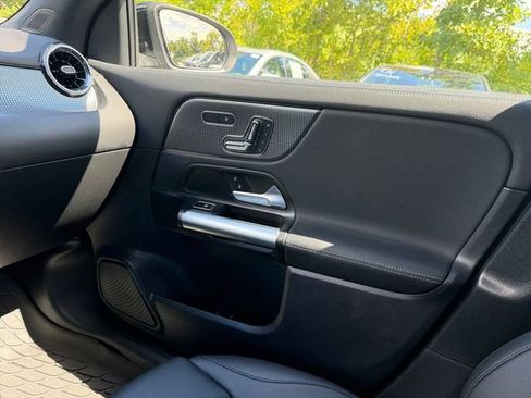 Used 2023 Mercedes-Benz GLA 250 4MATIC image 19