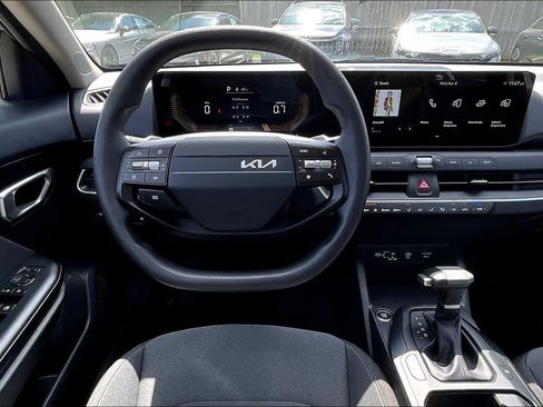Certified 2025 Kia K4 LXS image 6