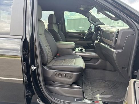 Used 2024 Chevrolet Silverado 2500 ZR2 image 33