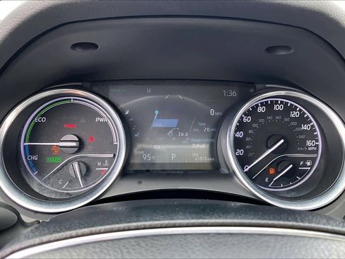 Used 2020 Toyota Camry XLE FWD image 25