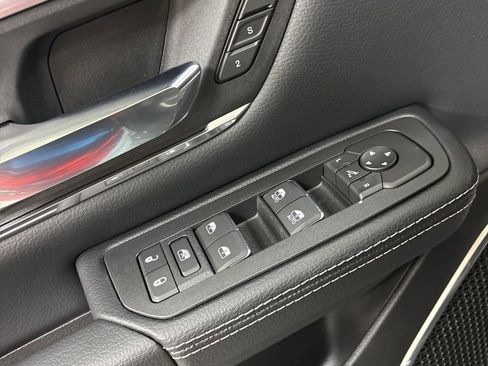 New 2026 RAM 1500 Laramie AWD/4WD image 17