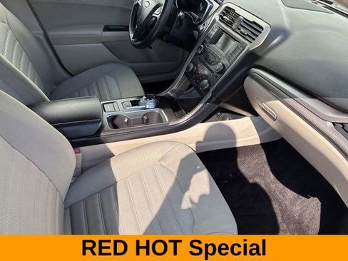 Used 2018 Ford Fusion SE image 37