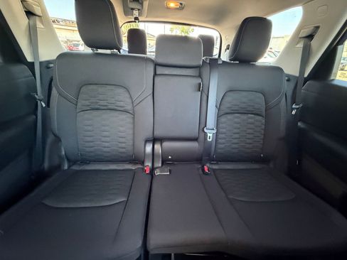 Used 2025 Nissan Pathfinder SV image 40