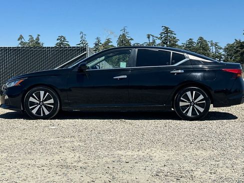 Used 2022 Nissan Altima 2.5 SV FWD image 6