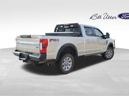 Used 2017 Ford F250 Platinum w/ Platinum Ultimate Package image 5