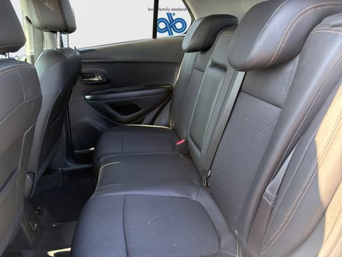 Used 2022 Chevrolet Trax LT w/ Driver Confidence Package AWD/4WD image 16