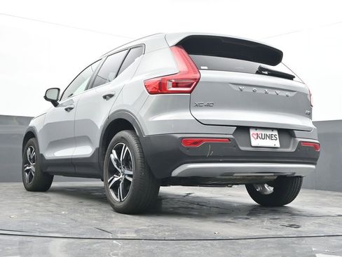 Used 2025 Volvo XC40 B5 Core AWD/4WD image 42