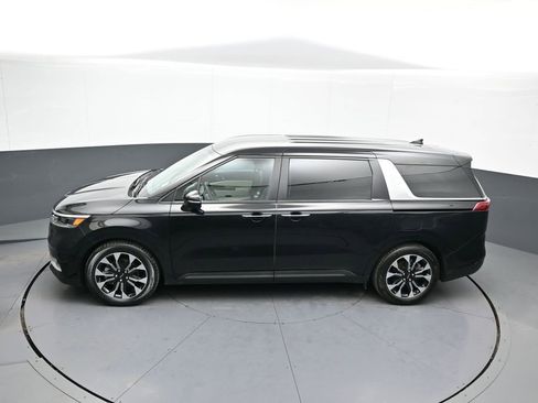 Used 2023 Kia Carnival EX image 42
