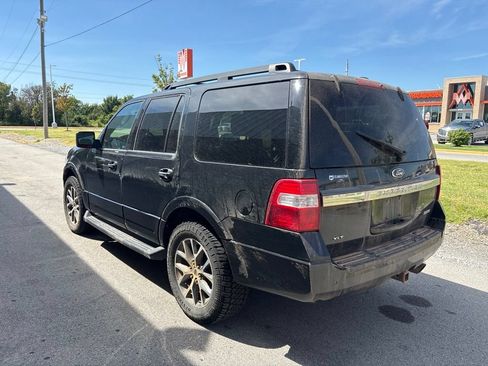 Used 2015 Ford Expedition XLT w/ Equipment Group 202A RWD image 10