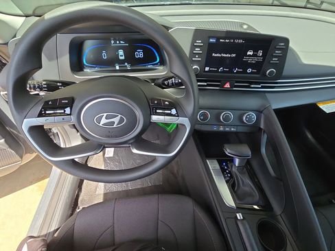 New 2026 Hyundai Elantra SE FWD image 16