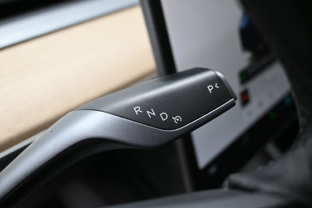 Used 2023 Tesla Model 3 Standard Range RWD image 12