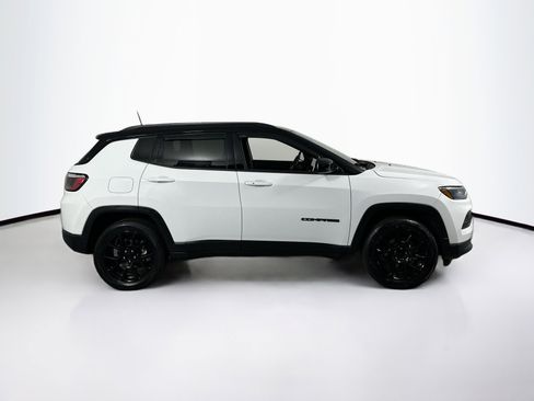 Used 2022 Jeep Compass Altitude w/ Convenience Group image 4