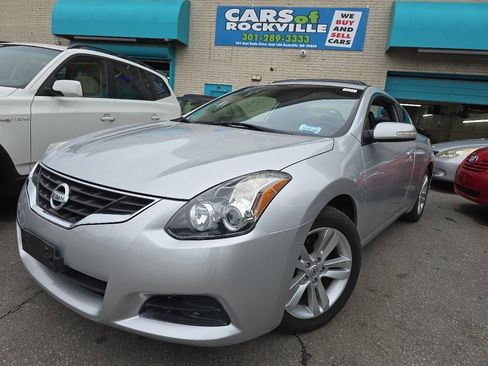 Used 2013 Nissan Altima 2.5 S w/ Premium Pkg FWD image 2