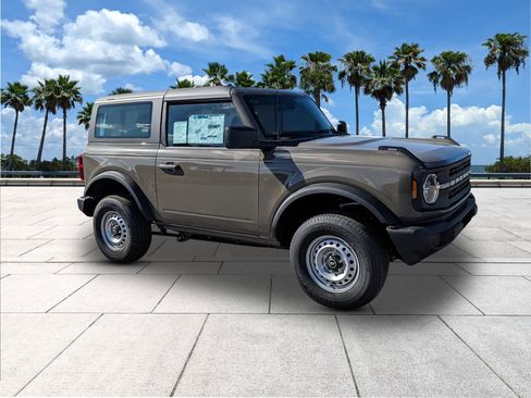 New 2025 Ford Bronco image 2