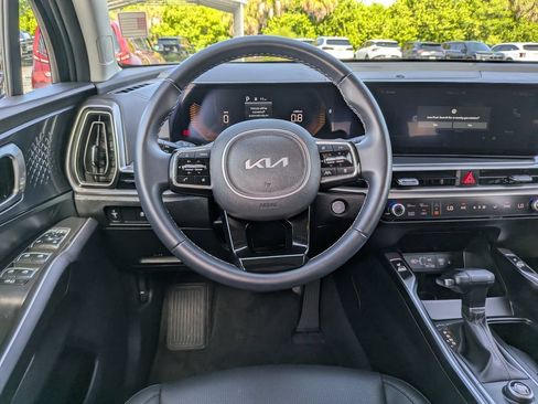 Certified 2025 Kia Sorento S FWD image 14